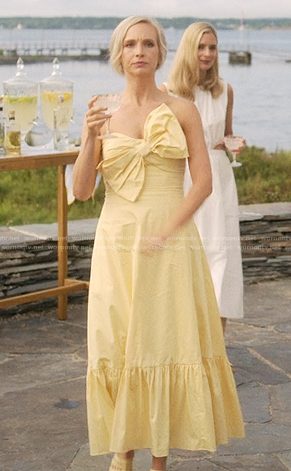 Bess's yellow bow front dress on We Were Liars
