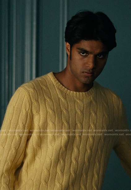 Gat's yellow cable knit sweater on We Were Liars