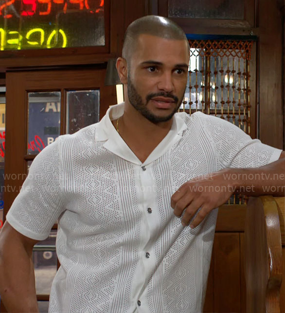 Holden's white eyelet knit shirt on The Young and the Restless