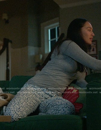 Belly's blue floral pajama pants on The Summer I Turned Pretty