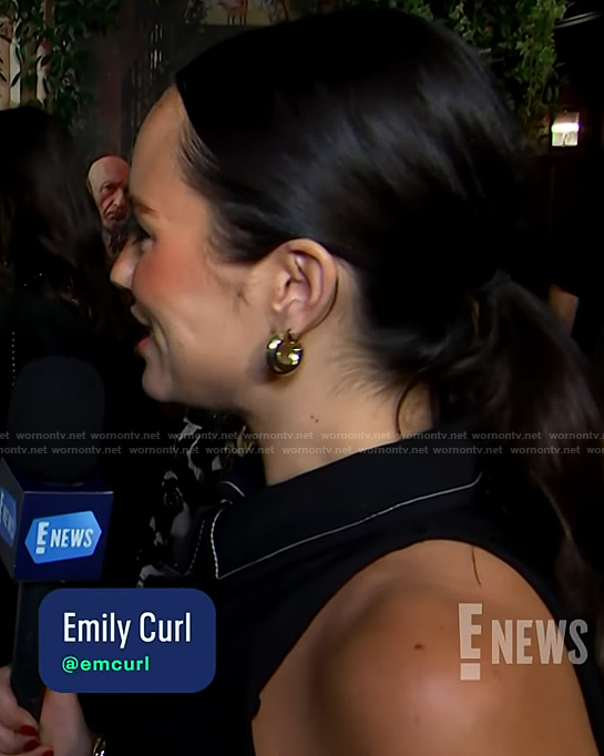 Emily's black button front sleeveless dress on E! News