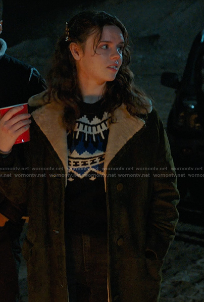 Grace's black sweater on My Life with the Walter Boys