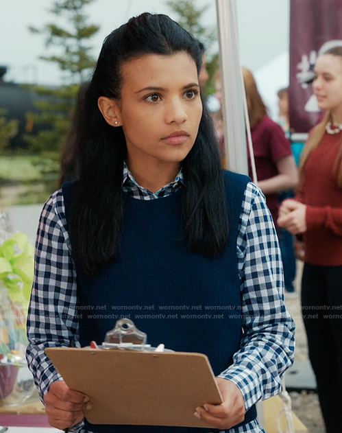 Jackie's gingham check shirt on My Life with the Walter Boys