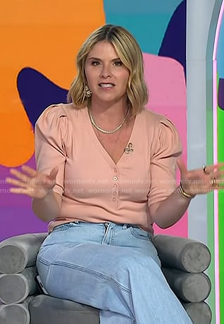 Jenna's pink puff sleeve top on Today