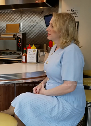 Lisa Rozner's light blue polo dress on CBS Evening News