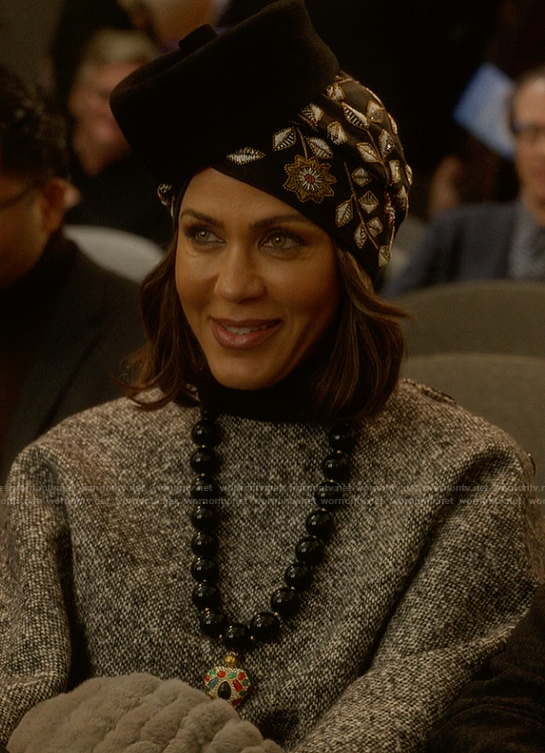 Lisa's black statement necklace on And Just Like That