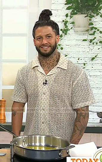 Robbie Felice's beige crochet shirt on Today