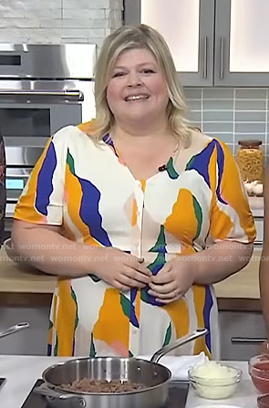Danielle Kartes's print v-neck dress on Today