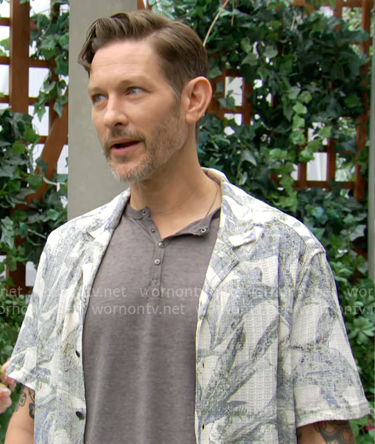 Daniel's leaf print shirt on The Young and the Restless