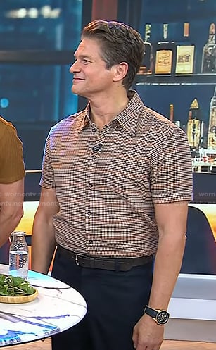David Burtka's plaid short sleeve shirt on Today
