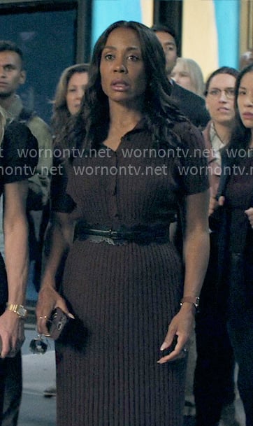 Mia's brown rib knit dress on The Morning Show