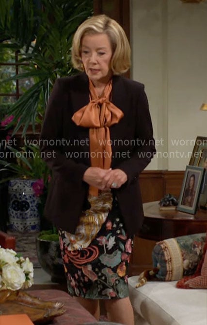 Nikki's embroidered pencil skirt on The Young and the Restless