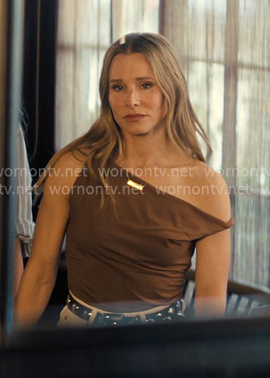 Joanne's brown twisted asymmetric top and ivory jeans on Nobody Wants This