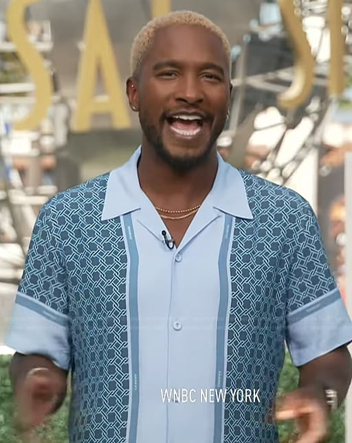 Scott's blue printed shirt on Access Hollywood