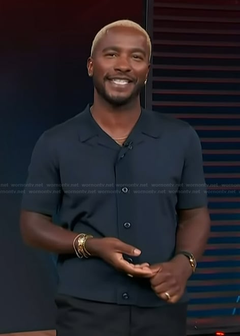 Scott's navy shirt on Access Hollywood