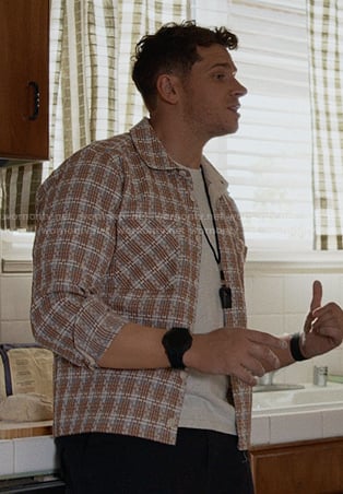 Buck's beige plaid shirt on 9-1-1