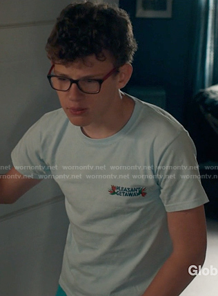 Christopher's blue tee on 9-1-1