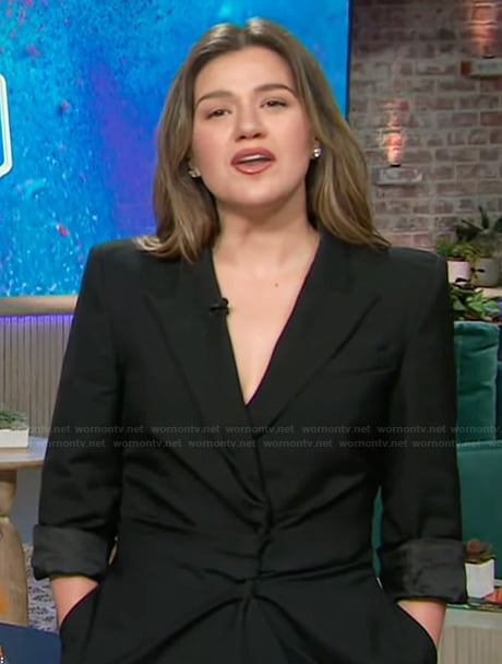 Kelly's black ruched blazer on The Kelly Clarkson Show