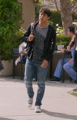 Lucas's grey sneakers on Greys Anatomy