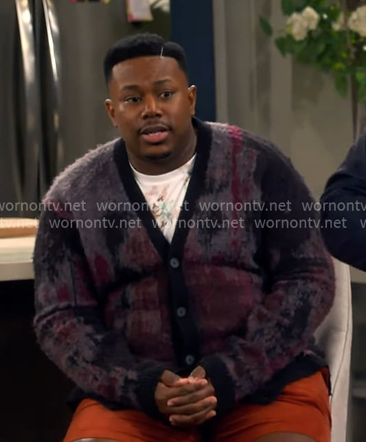 Marty's abstract print cardigan on The Neighborhood