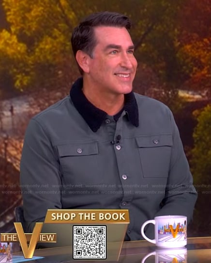 Rob Riggle's denim jacket with sherpa collar on The View