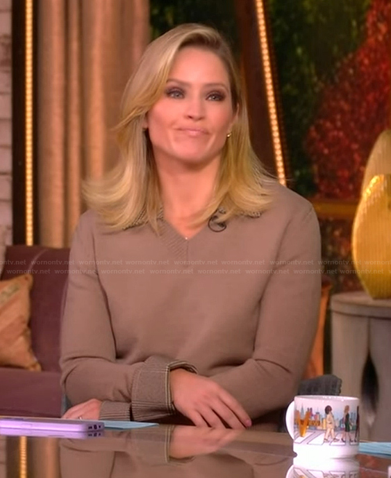 Sara's contrast collar sweater on The View