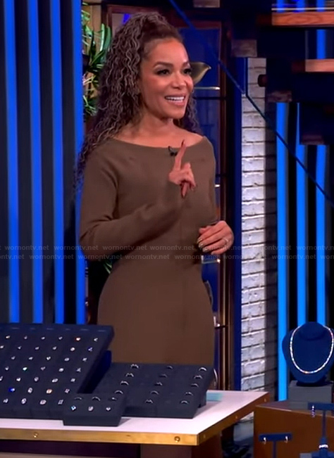 Sunny's brown off shoulder dress on The View