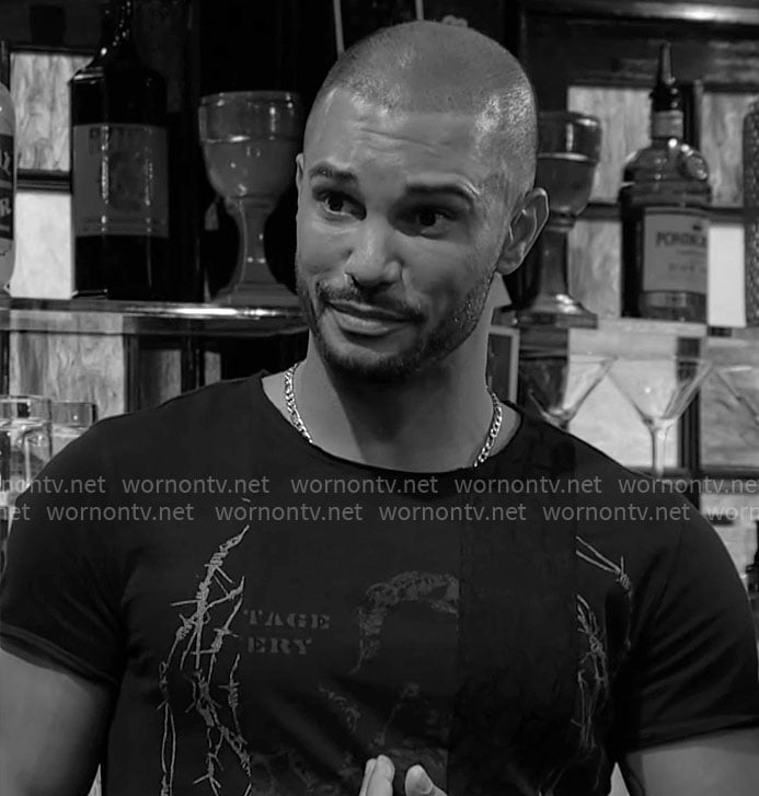Holden's black graphic tee on The Young and the Restless
