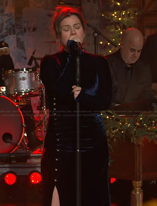 Kelly's blue velvet gathered dress on The Kelly Clarkson Show