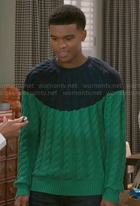 Tyrell's green cable knit sweater on Beyond the Gates