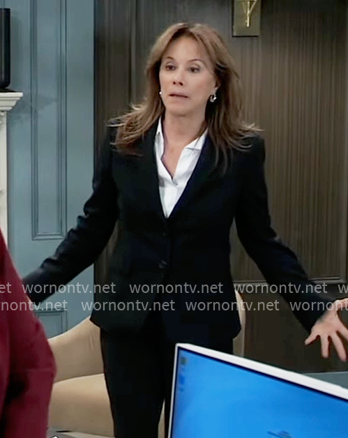 Alexis's black blazer on General Hospital