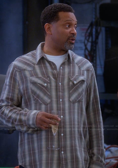 Bennie's plaid shirt on The Upshaws