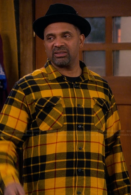 Bennie's yellow plaid shirt on The Upshaws