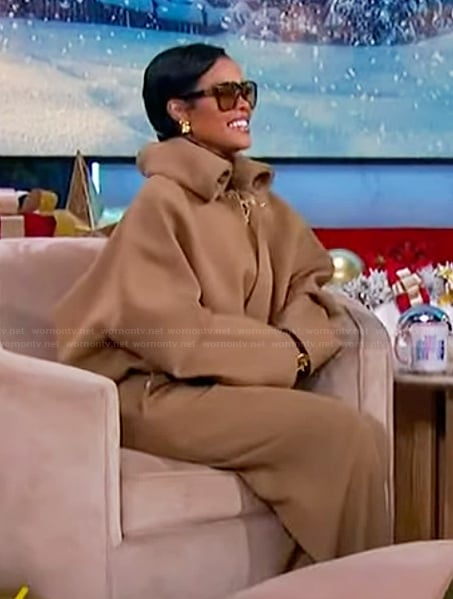 Jimmy Neutch's brown jacket and pants on The Jennifer Hudson Show