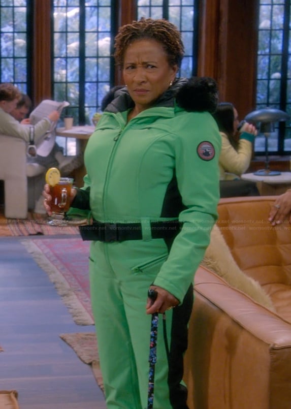 Regina's green ski suit on The Upshaws