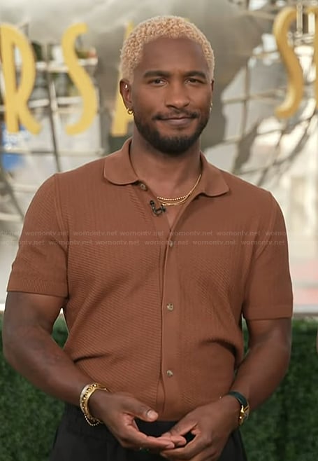 Scott's brown knit shirt on Access Hollywood
