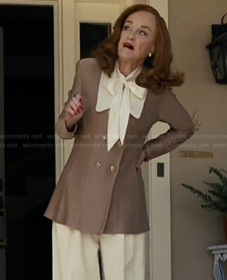 Agnes's contrast collar double breasted blazer on The Burbs