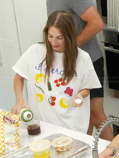 Amanda's fruit market print tee on Summer House