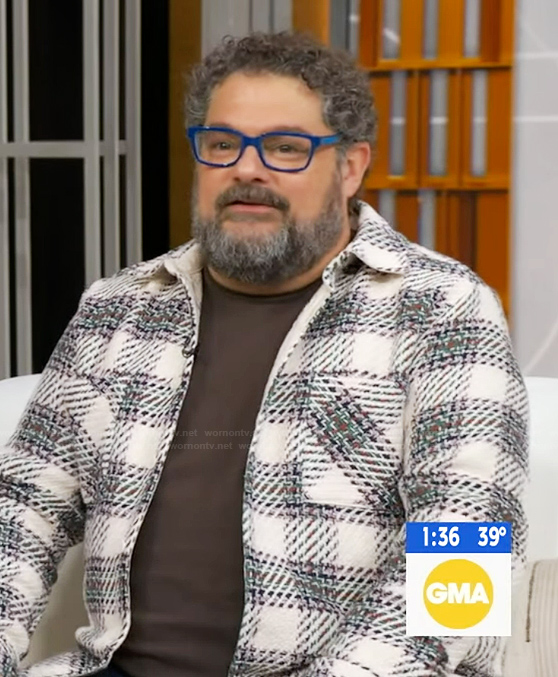 Bobby Moynihan's white plaid shirt on Good Morning America