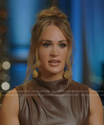 Carrie's brown gathered leather top on American Idol