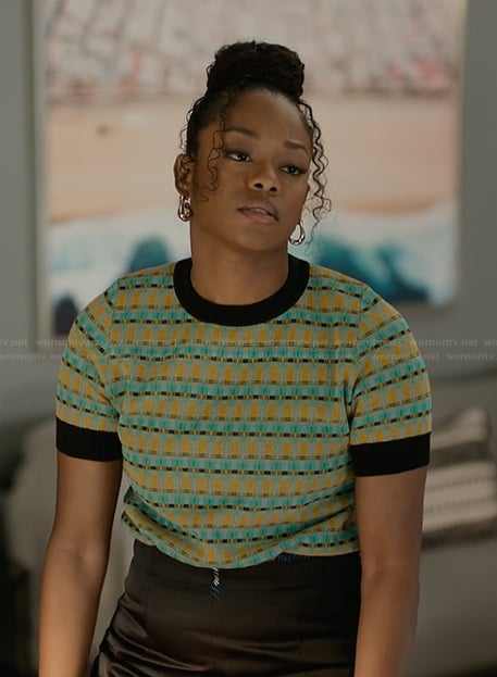 Izzy's contrast knit top on The Lincoln Lawyer