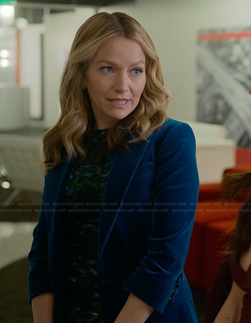 Lorna's blue velvet blazer on The Lincoln Lawyer