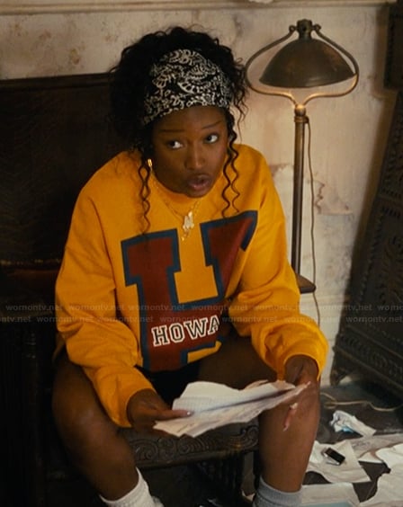 Samira's yellow howard sweatshirt on The Burbs