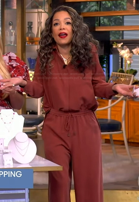 Sunny's red drawstring pants and blouse on The View
