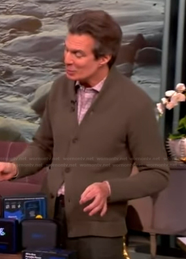 Adam Glassman's knit cardigan on The View