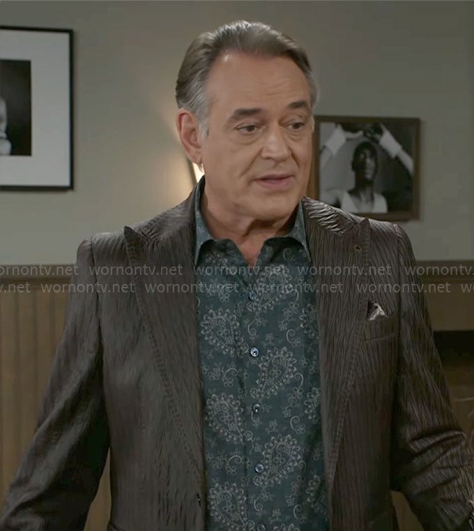 Joey's blue paisley print shirt on Beyond the Gates