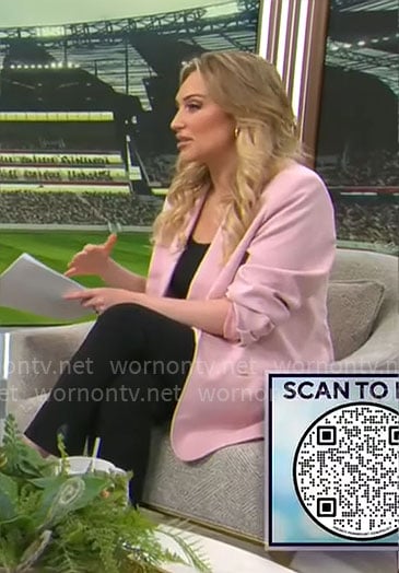 Kelly O'Grady's light pink blazer on CBS Mornings