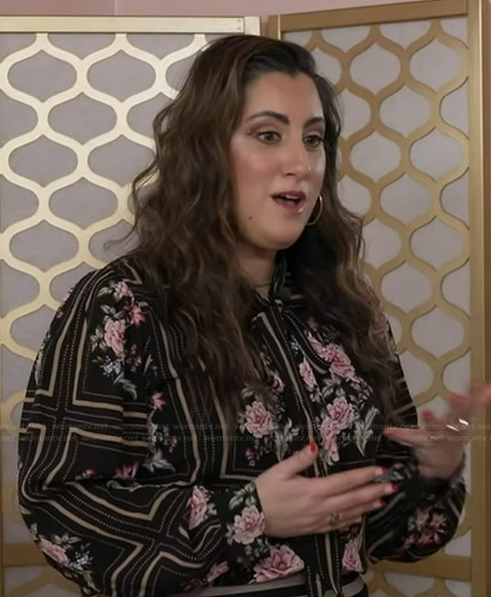 Laura Burke's black floral print blouse on Good Morning America
