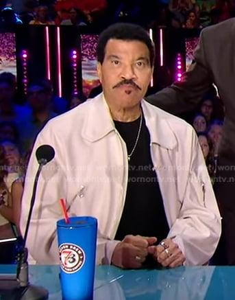 Lionel Richie's ivory collared zip jacket on American Idol