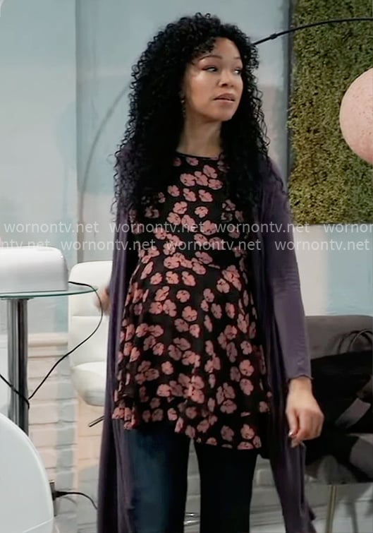 Portia's floral maternity tunic top on General Hospital